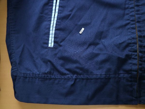 USA製 70s grand slam MUNSING WEAR ビンテージ ダービー スタイル キャップ ショルダー ジャケット - ネイビー×ライト・ブルー US- XL_前面右下に小さなテカリ