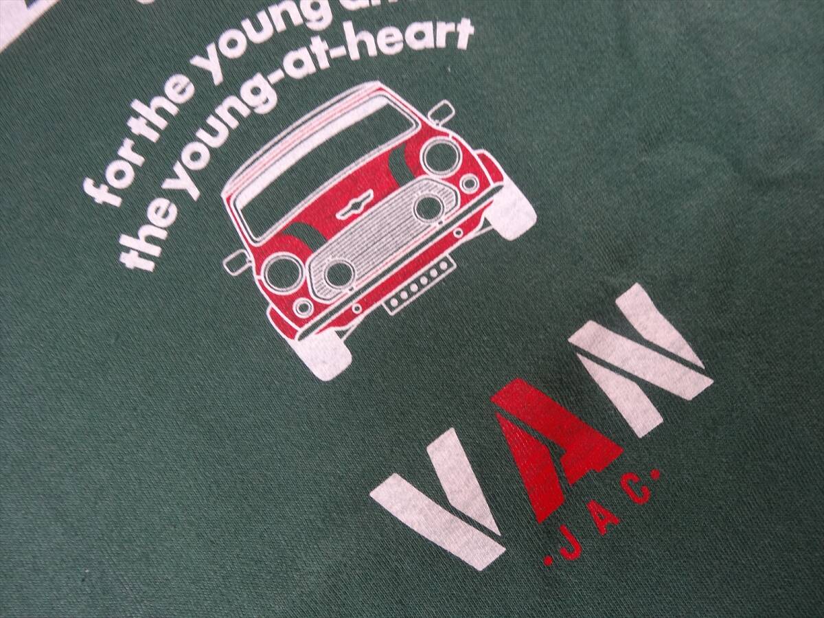 送料無料! VAN JACKET ヴァンヂャケット 旧車 フロント左胸 フラッグ＆クラシックカー&定番ロゴプリントTシャツ LL アイビーグリーン_画像7