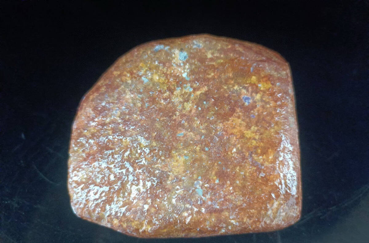 清代　紫羅蘭翡翠原石　重さ０.９５キロ
