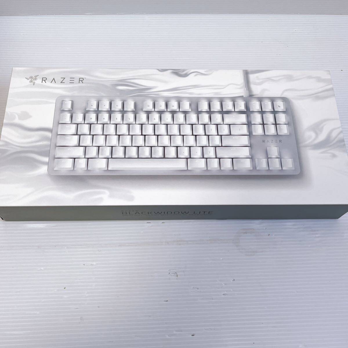 Razer キーボード BlackWidow Lite Mercury White 英語US配列 RZ03-02640700-R3M1_画像1