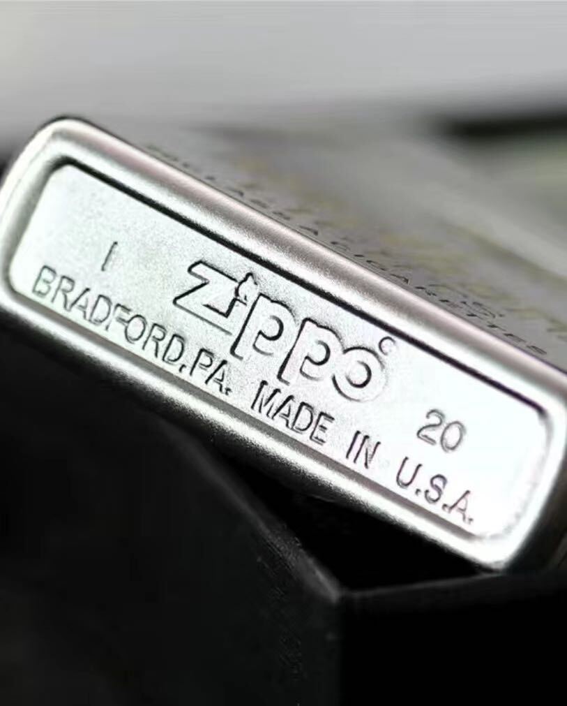 希少品 マルボロライター 立体感を備えた ZIPPO ジッポー Marlboro オイルライター 重量感 真鍮 シルバー 未使用_画像10