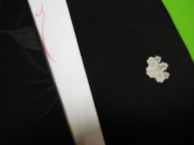  black color * small leaf . line pattern *5*3. house . entering * silk ground * un- festival ., gold . inserting fukusa * handmade 
