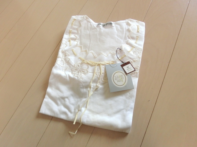 色移りあり　タグ付き　半袖カットブラウス　刺繍　白　新品　布帛　日本製