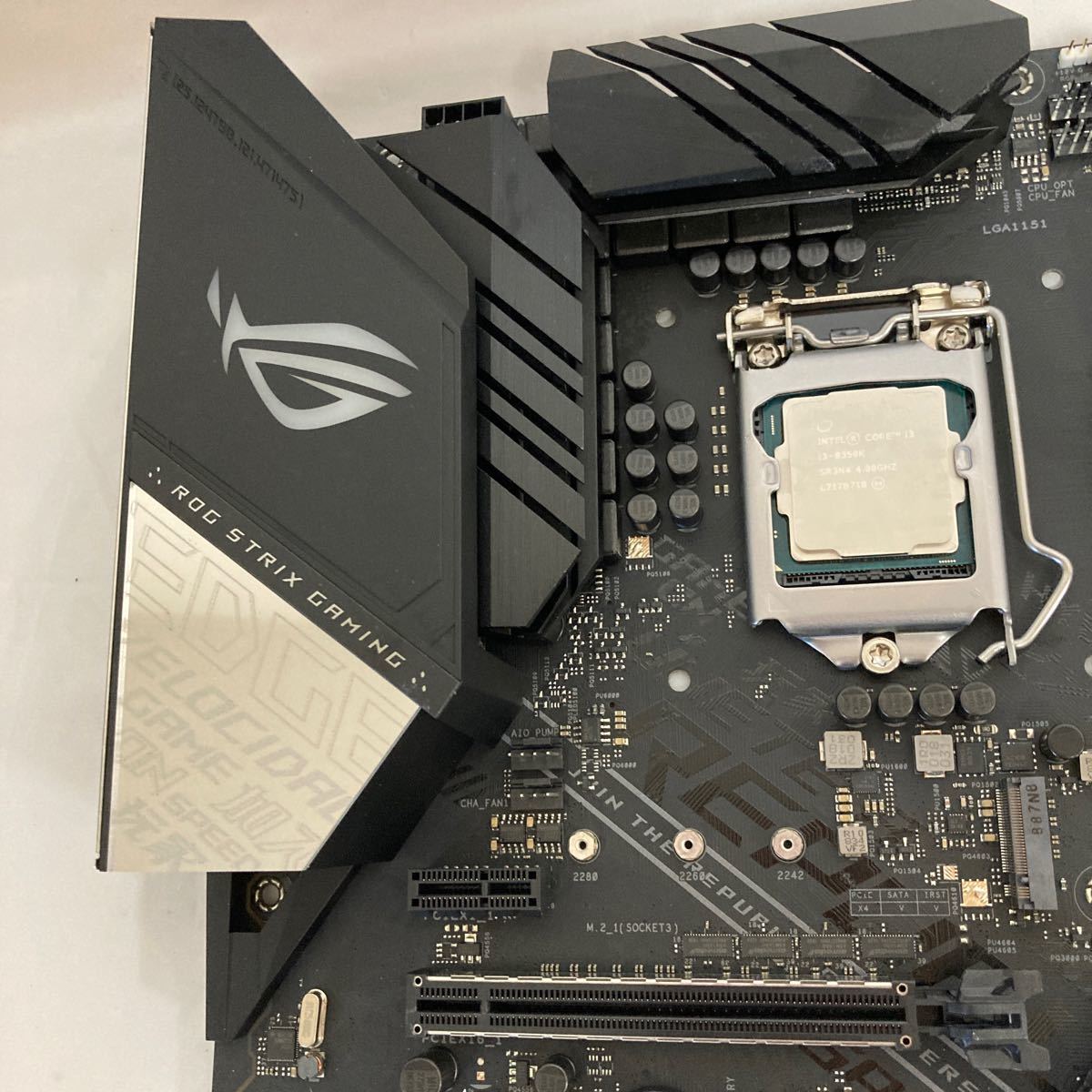 ASUS ROG STRIX Z390-F GAMING＋i3-8350K マザーボード④_画像4