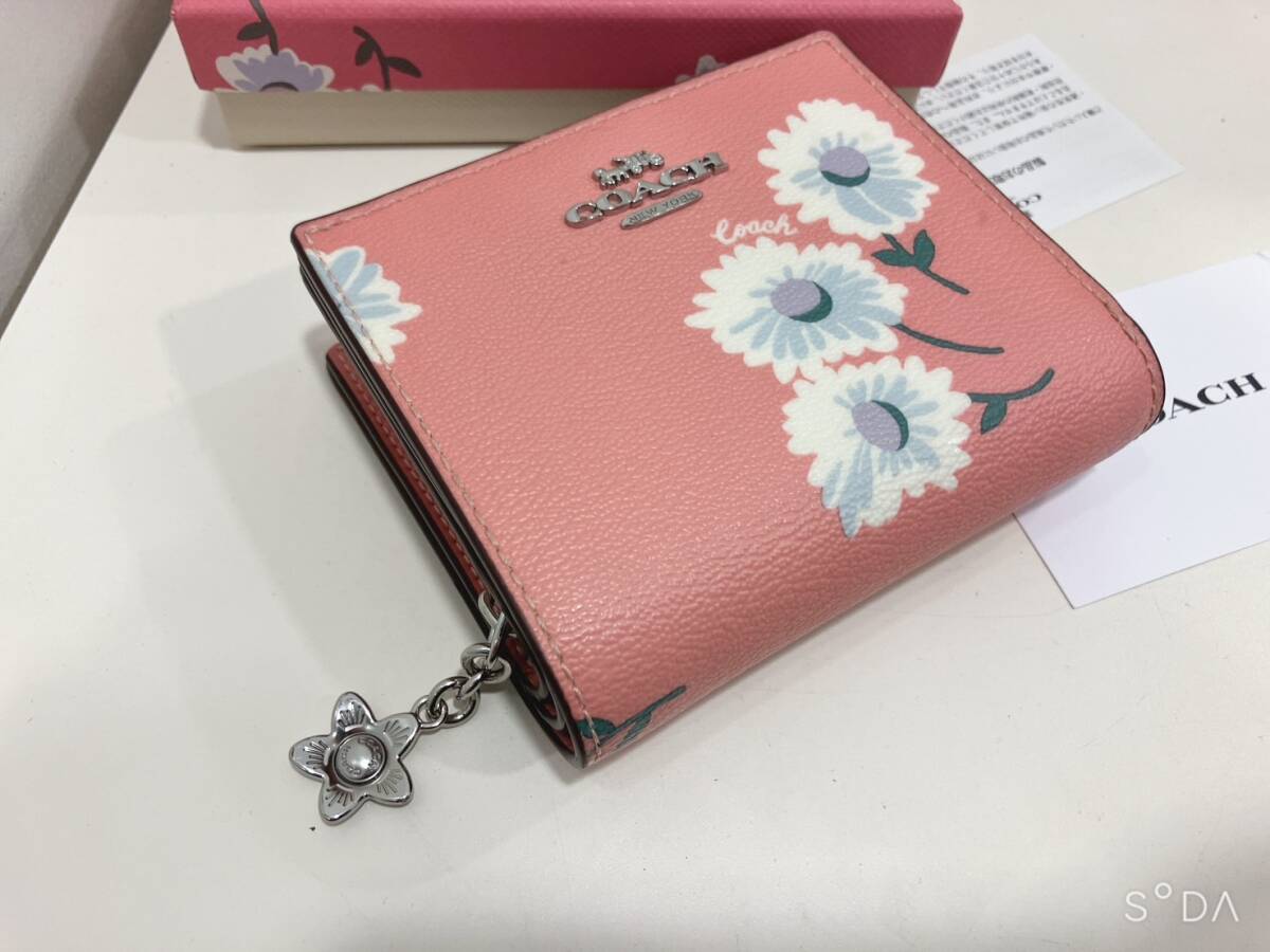 ◆コーチ COACH 財布 折財布 デイジー プリント 2つ折り スナップ ウォレット 箱付き バブルガムマルチ_画像3