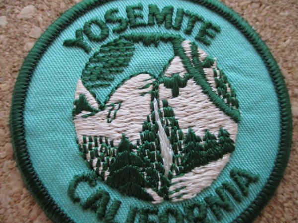 80s ヨセミテ国立公園YOSEMITEワッペン/NATIONAL PARKカリフォルニアVintage登山patchロゴ ビンテージ旅行アウトドア土産USAパッチ自然 D22_画像4