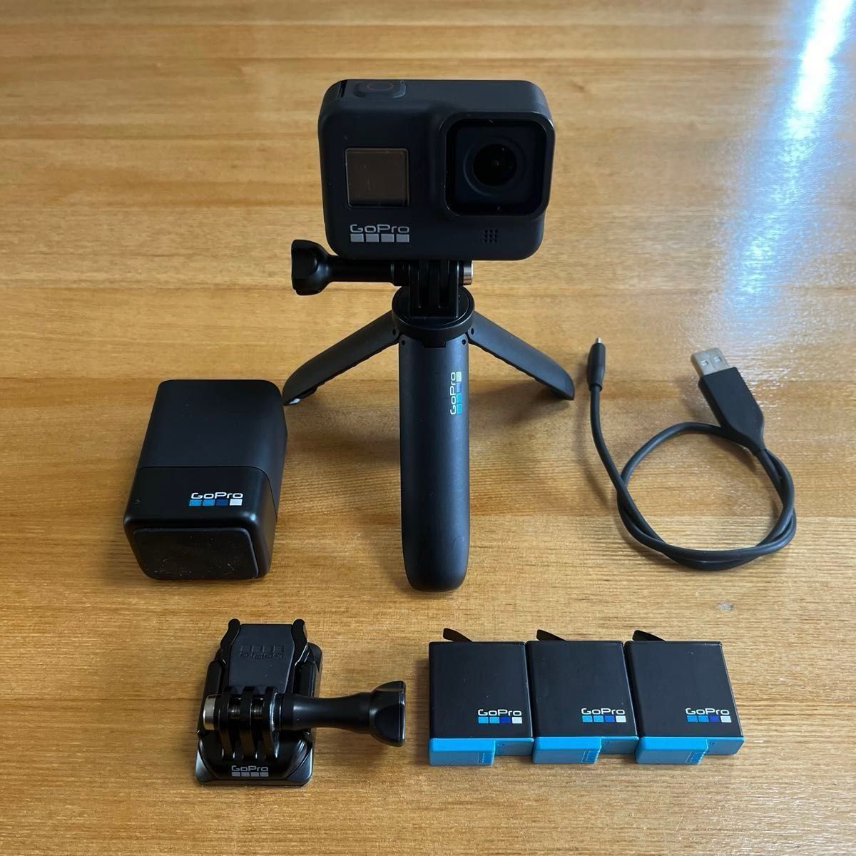 GoPro8 アクションカメラ ゴープロ HERO Black 充電器 バッテリー３個 付属品