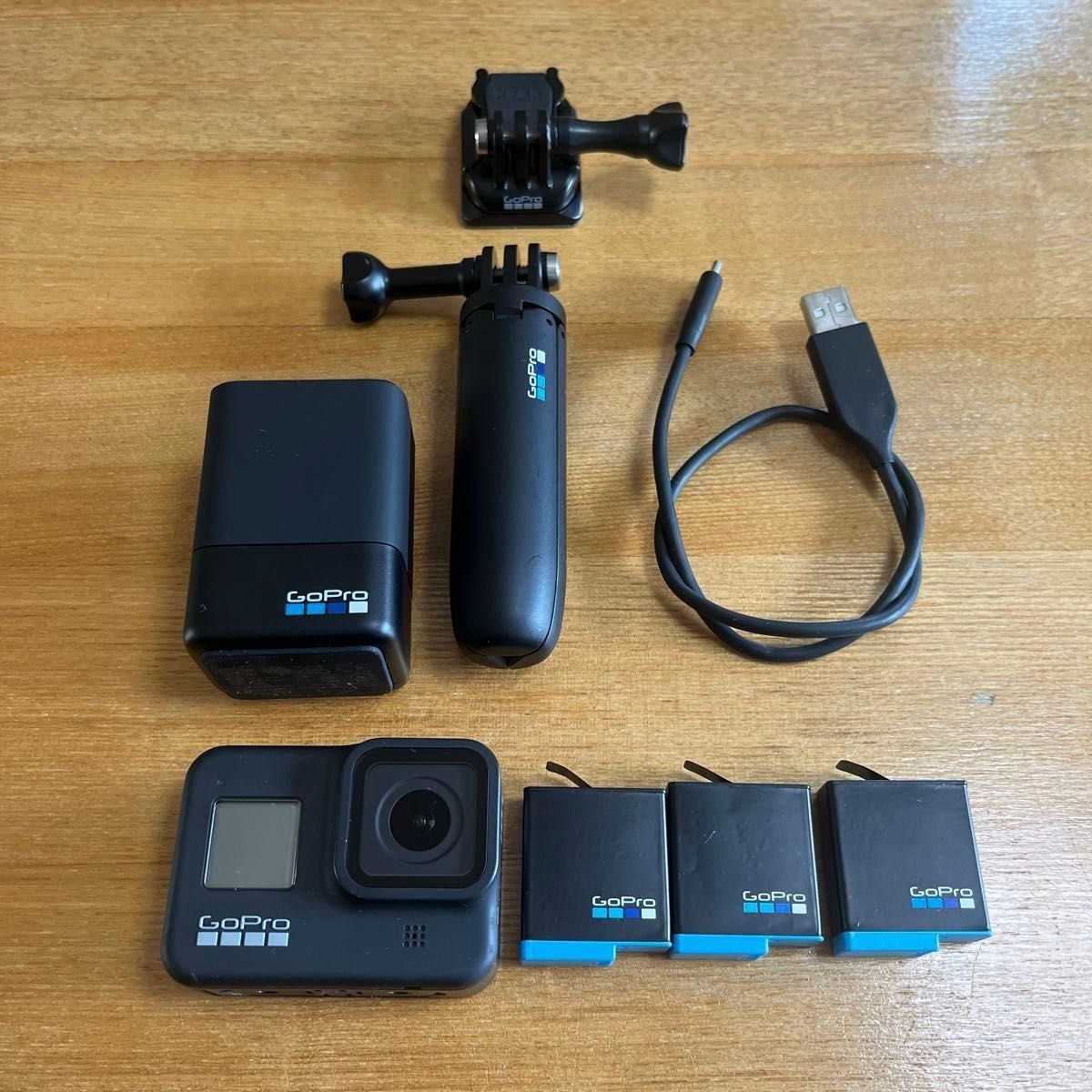 GoPro8 アクションカメラ ゴープロ HERO Black 充電器 バッテリー３個 付属品