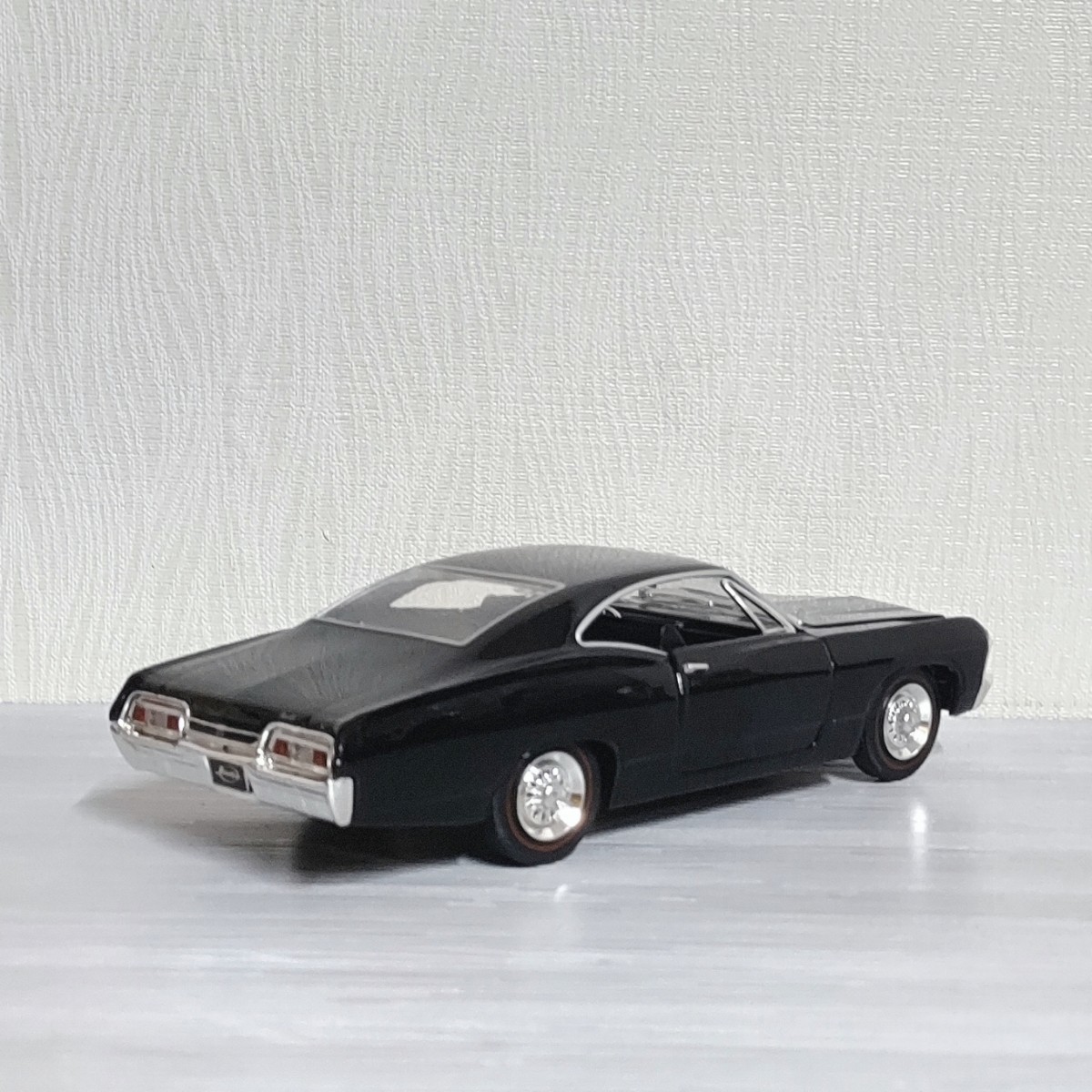 Jada 1/24 シボレー インパラ 1967 Chevrolet Impala SS ダイキャスト ミニカー 完成品 旧車 クラシック アメ車 アメリカン 雑貨_画像4