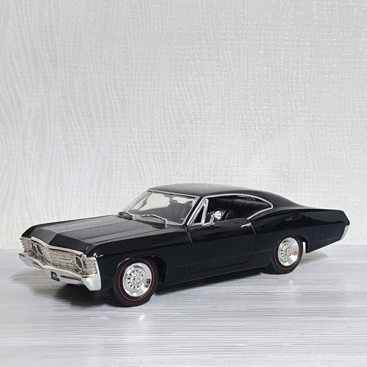 Jada 1/24 シボレー インパラ 1967 Chevrolet Impala SS ダイキャスト ミニカー 完成品 旧車 クラシック アメ車 アメリカン 雑貨_画像1