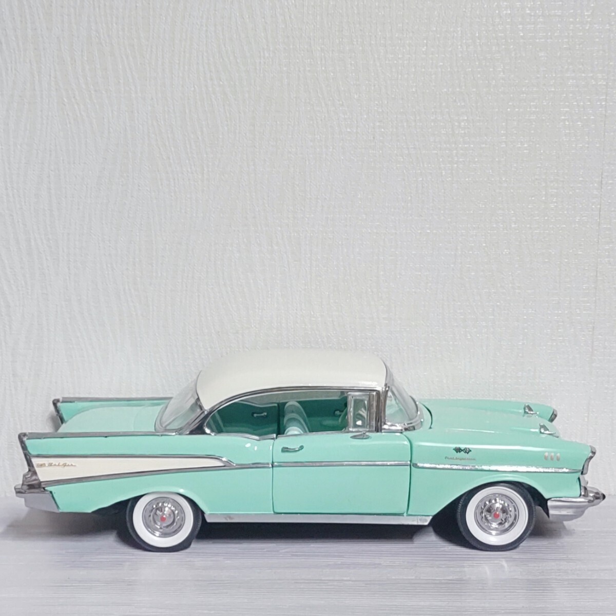 ERTL 1/18 シボレー ベルエア 1957 Chevrolet Bel Air ダイキャスト ミニカー 完成品 旧車 クラシック アメ車 アメリカン 雑貨 アーテルの画像5