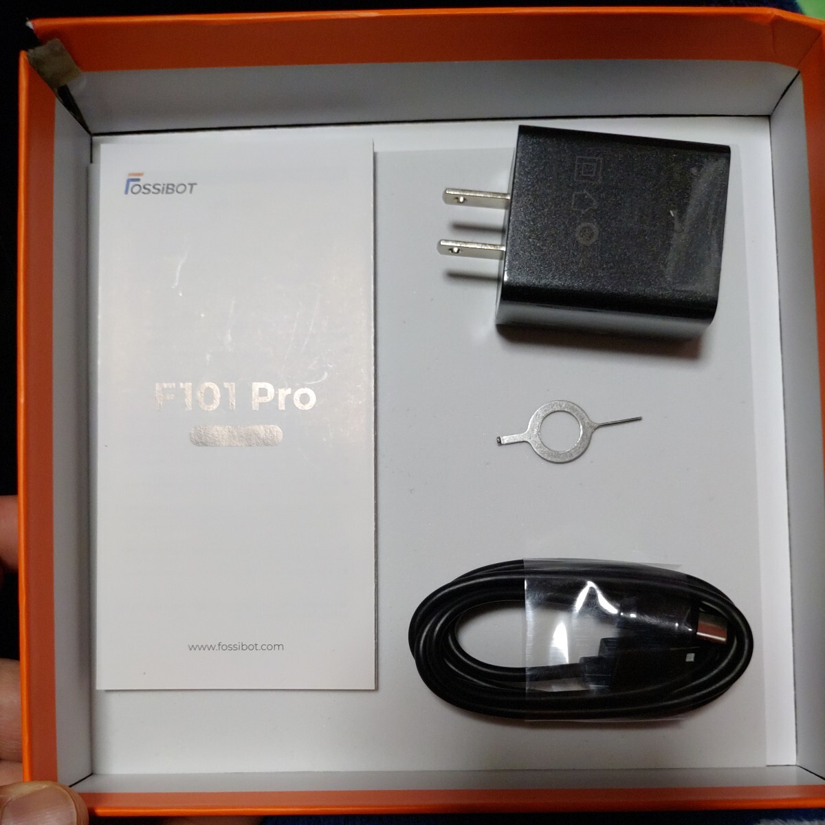 FOSSiBOT F101 Pro SIMフリースマートホン 15(8+7)GBRAM+128GBROM 本体、USBケーブル、電源アダプター、箱破れ有り _付属品は、以上です。