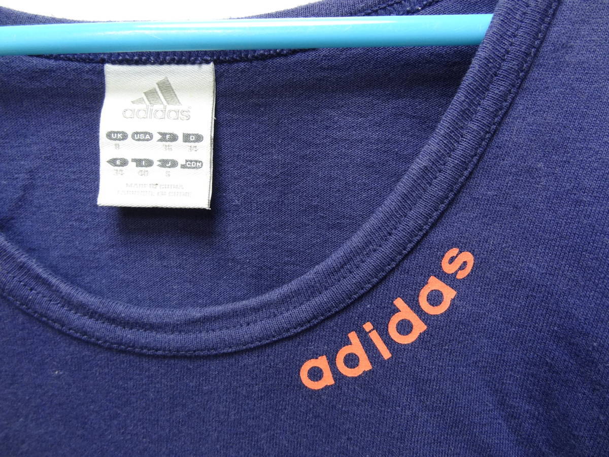 全国送料無料 アディダス adidas レディース 紺色 綿100％プリント半袖スポーツTシャツ Sサイズ