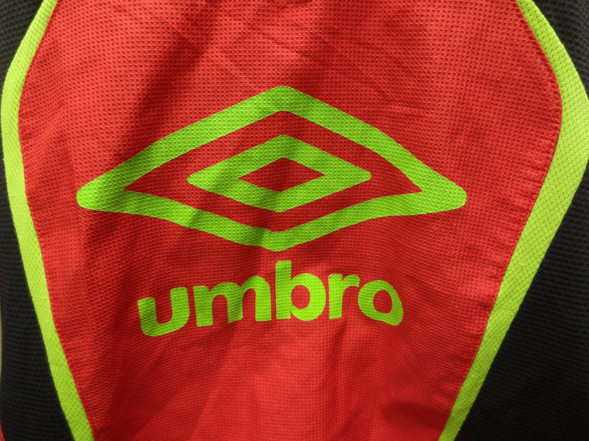 全国送料無料 アンブロ UMBRO デサント製 子供服キッズ男の子 サッカー/フットサル ポリエステル100％ 半袖 ピステ 130_画像4