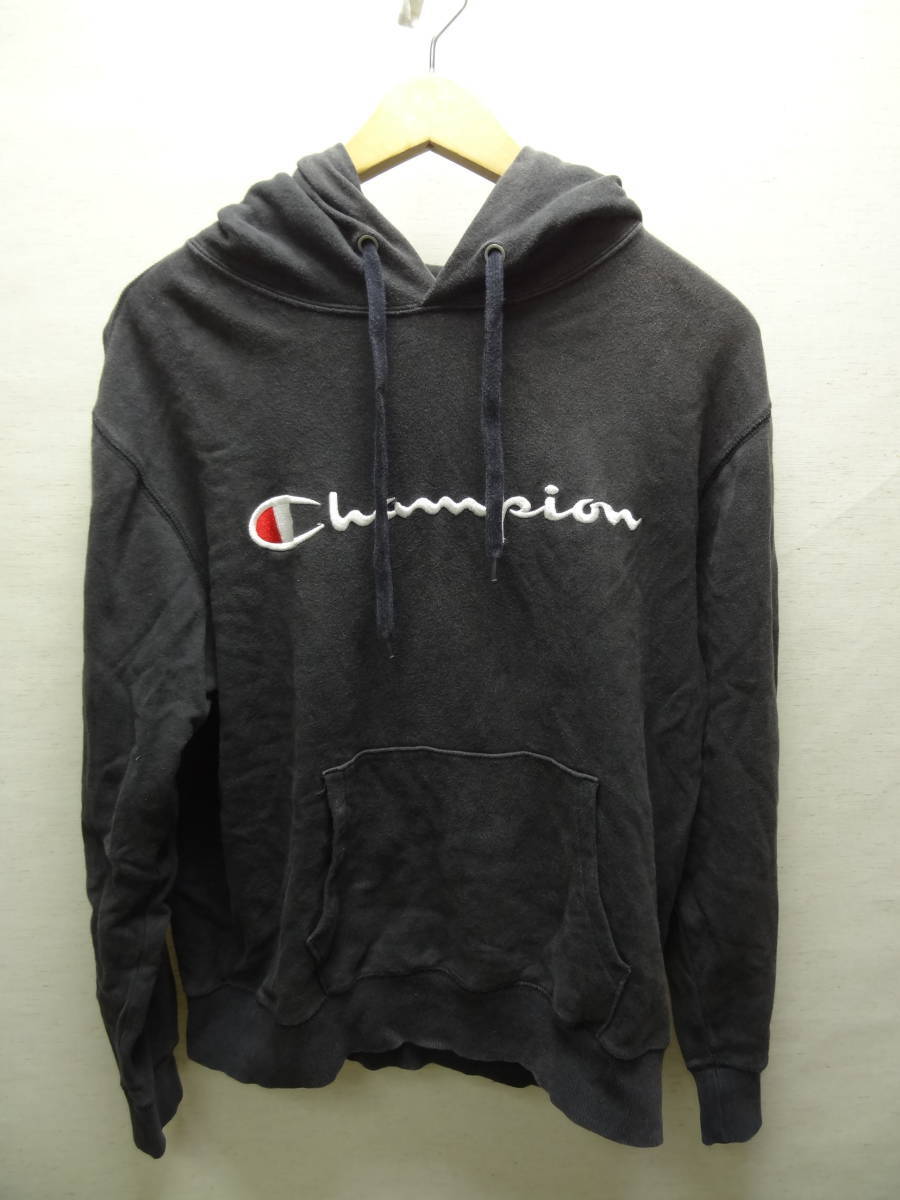 全国送料無料 チャンピオン Champion レディース 綿100％素材 前ロゴ刺繍 黒色 プルオーバースウェットパーカー Lサイズ_画像1