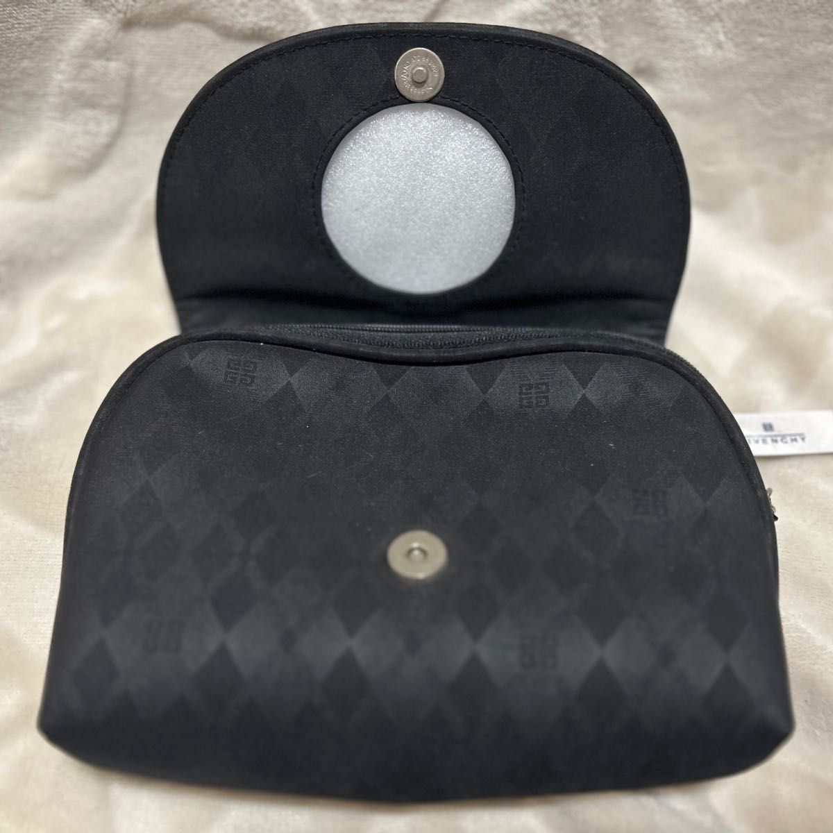 GIVENCHY ジバンシィ メイクポーチ マルチケース ナイロン GIVENCHY ジバンシィ メイクポーチ マルチケース ナイロン