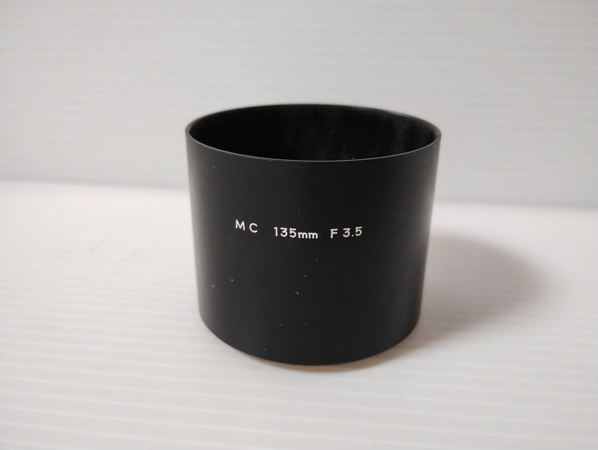 MINOLTA　MC　135mm　F3.5　レンズフード　金属製 ミノルタ_画像1