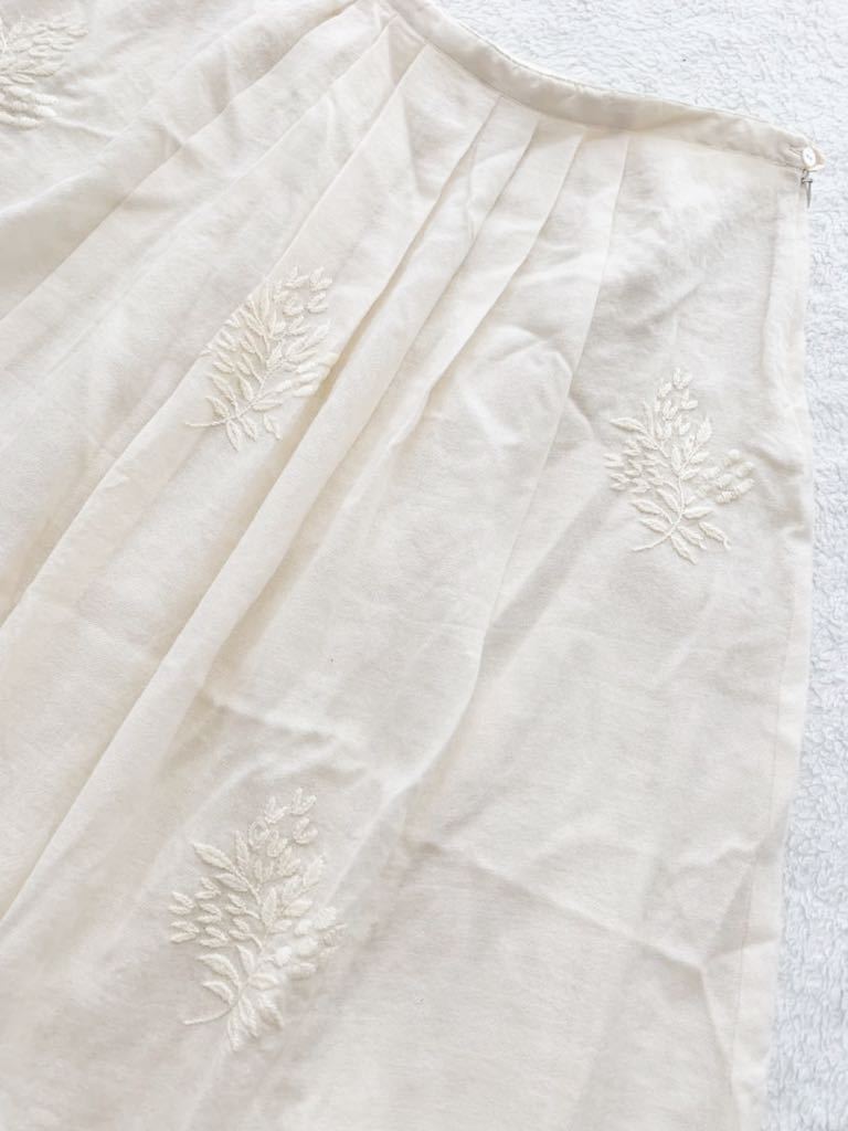  tag attaching regular price approximately 4 ten thousand agnis b embroidery entering volume skirt size42 eggshell white Agnes B 