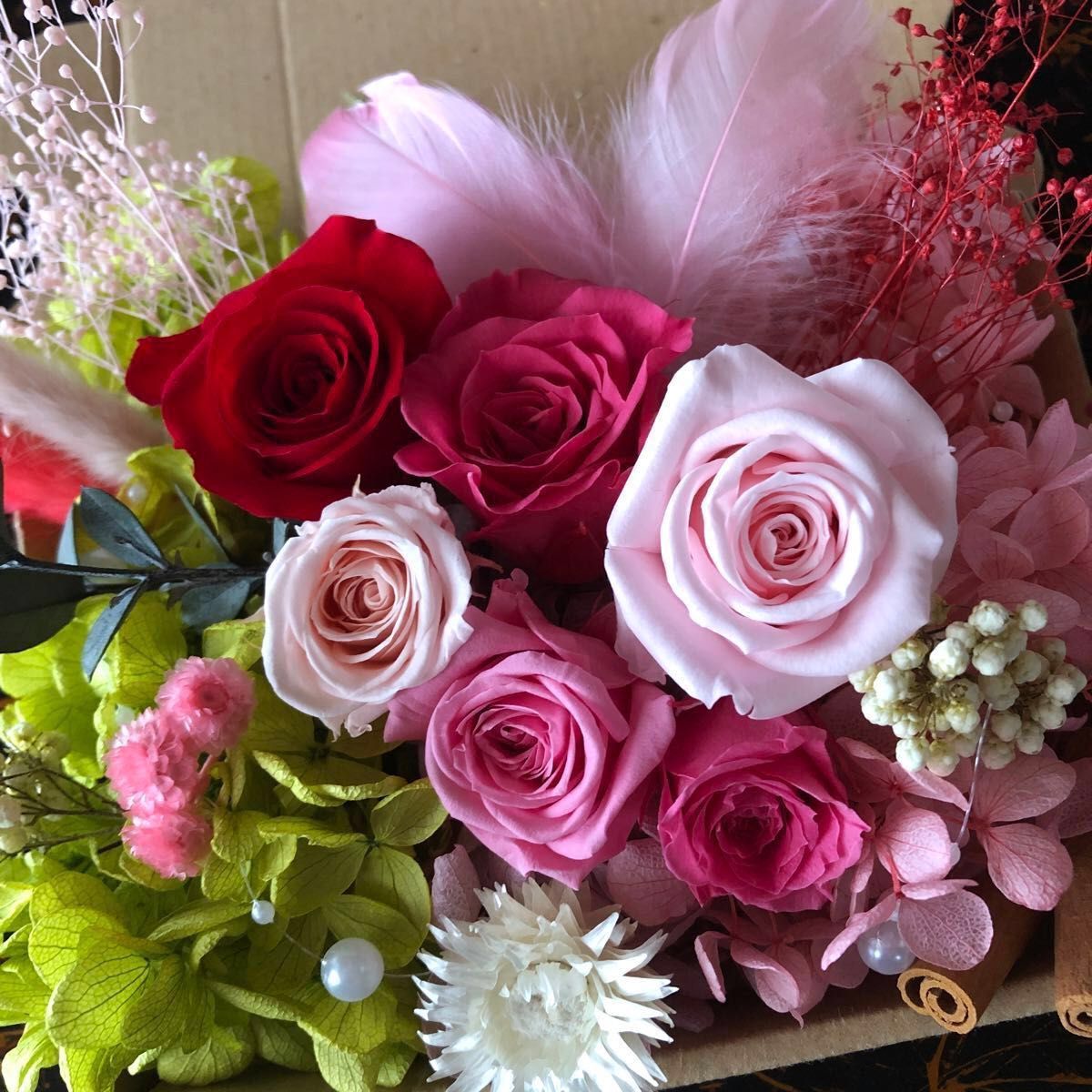 お買い得ストロベリーピンク花材セット プリザーブドフラワー　誕生日　退職祝い　卒業祝い