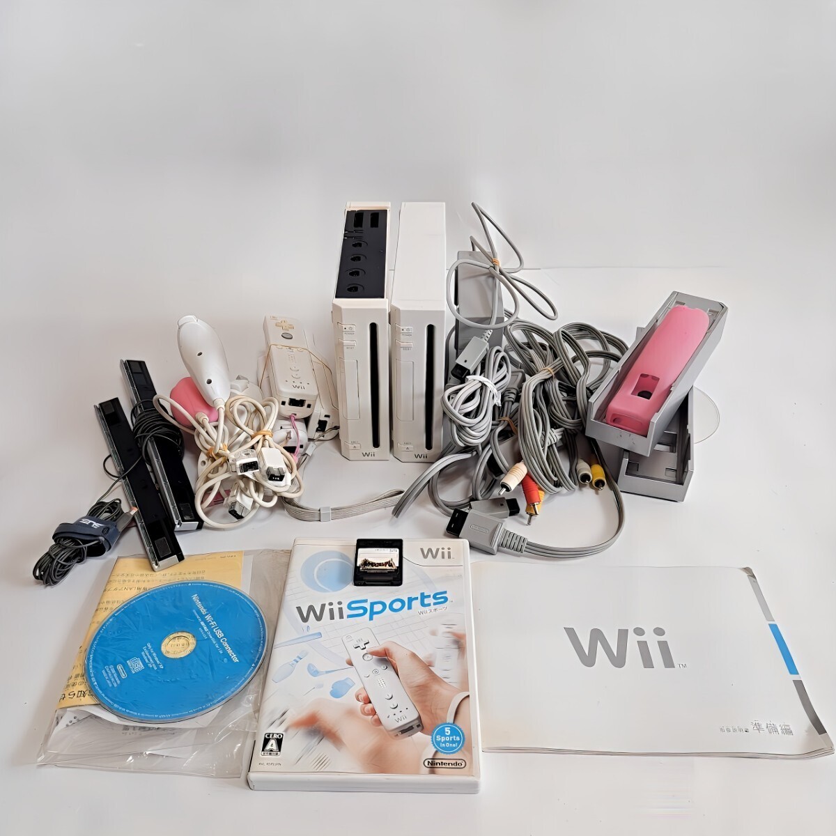 ★【まとめて】Wii Nintendo 任天堂 ウィー ニンテンドー コード コントローラー 周辺機器等 ホワイト_画像1