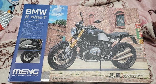 MENG モンモデル 1/9 BMW R nineT 素組_画像7