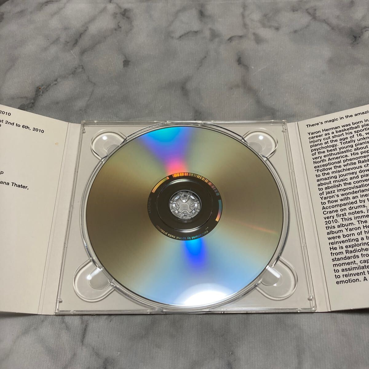 CD 中古品 ヤロンヘルマン YARON HERMAN FOLLOW THE WHITE RABBIT g24の画像3