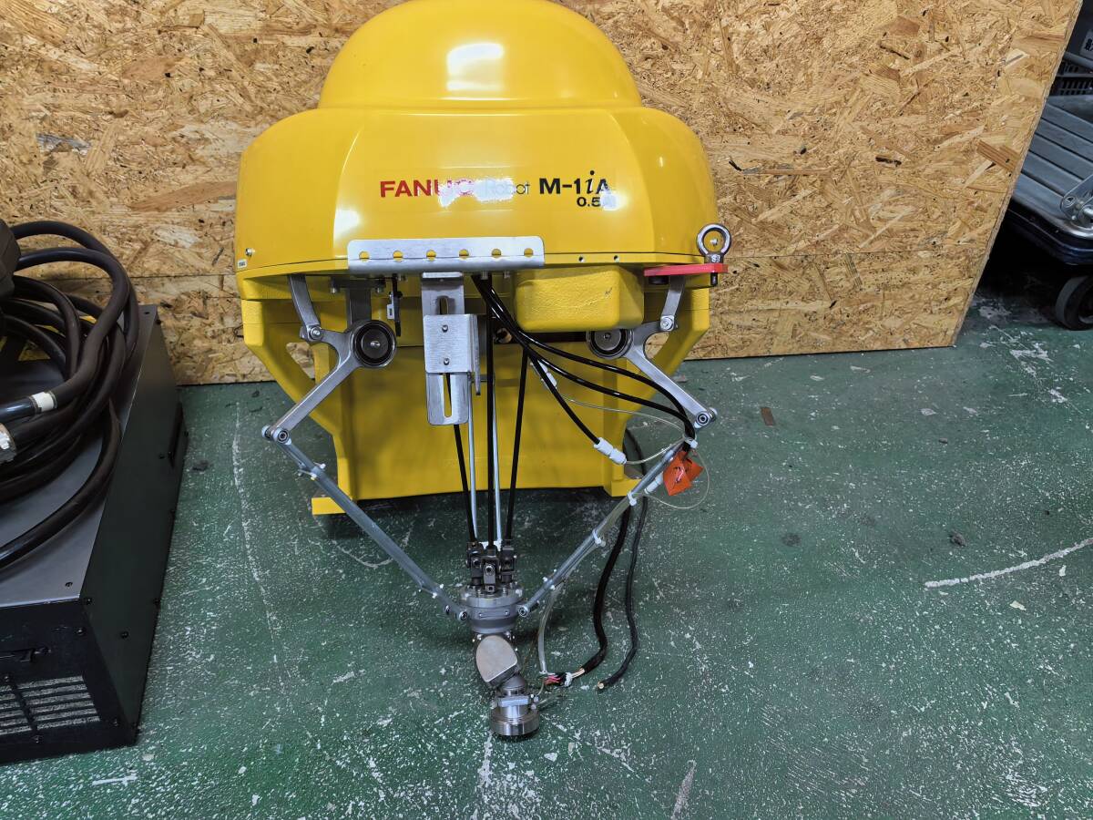 [JH1382] FANUC ファナック M-1iA 0.5A A05B-2553-B350 ゲンコツロボット SYSTEM R-30iA Mate A05B-2440-0311 現状渡し_画像2