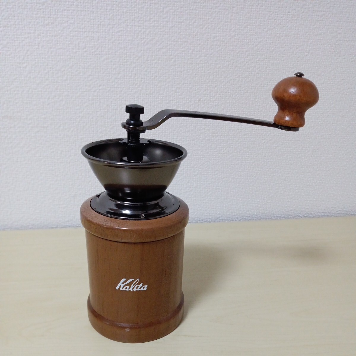 y031115r Carita Kalita кофемолка из дерева рука .. ручной античный кофе шлифовщик маленький размер 