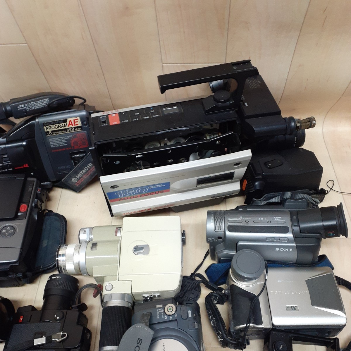 □ジャンク□ ビデオカメラ デジタルビデオカメラ 8ミリカメラ 大量まとめセット SONY Panasonic 日立 Canon フジカ 等 a4_画像6
