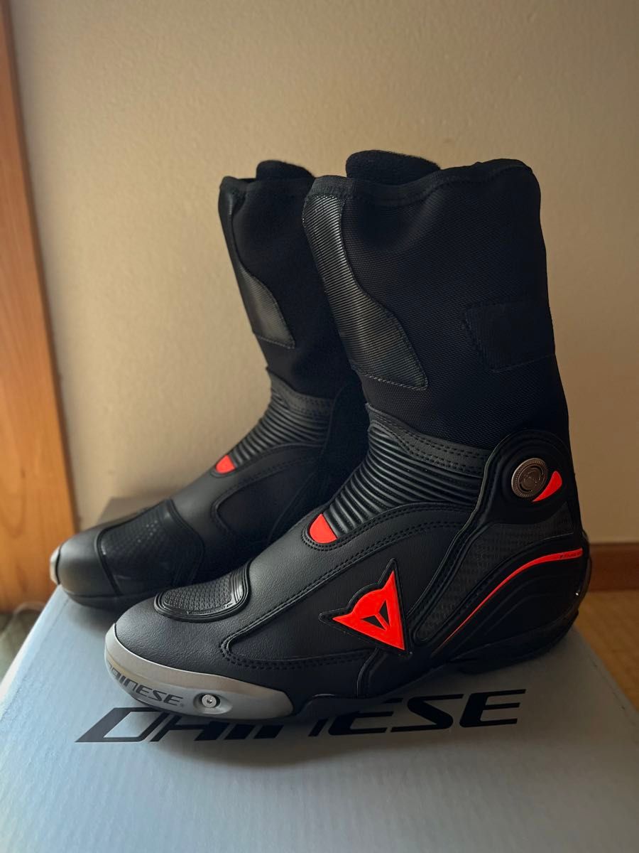 新品 正規品/ダイネーゼ AXIAL D1 BOOTS サイズ 41 Dainese 新品 正規品/ダイネーゼ AXIAL D1 BOOTS サイズ 41 Dainese