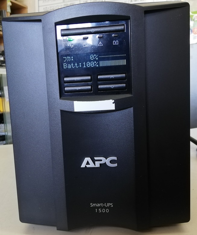 ☆充電OK APC Smart-UPS SMT1500J LCD 無停電電源装置 PC接続可能 中古品☆_画像2