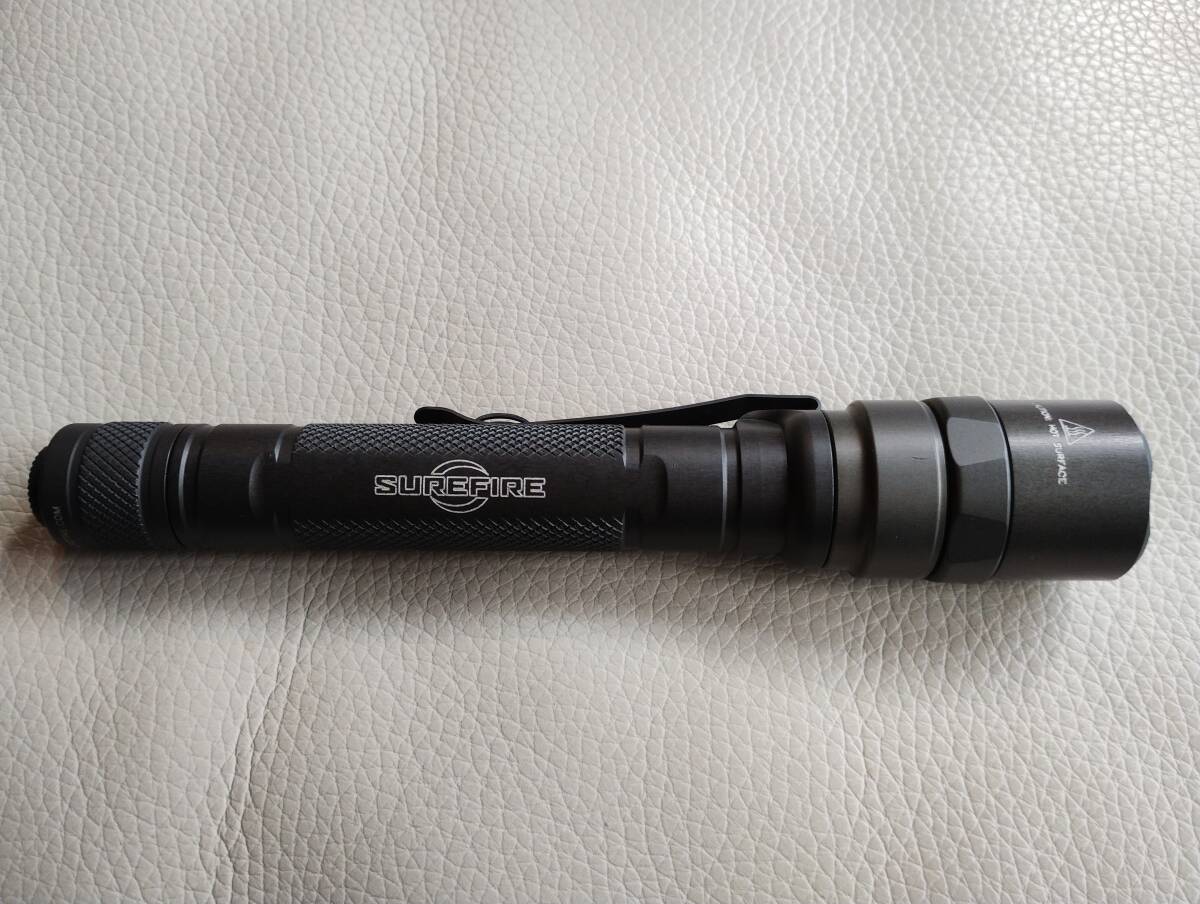 〇SUREFIRE E2L AA OUTDOORSMAN /シュアファイヤー・アウトドアーズマンAA_画像1