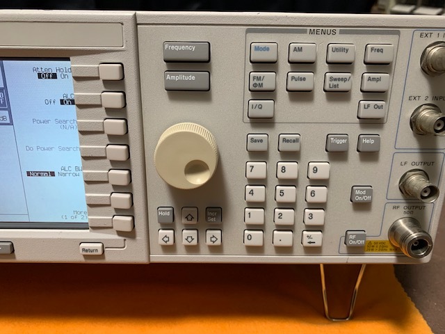 HP Agilent E4433B 250KHz-4.0GHz SIGNAL GENERATORの画像7