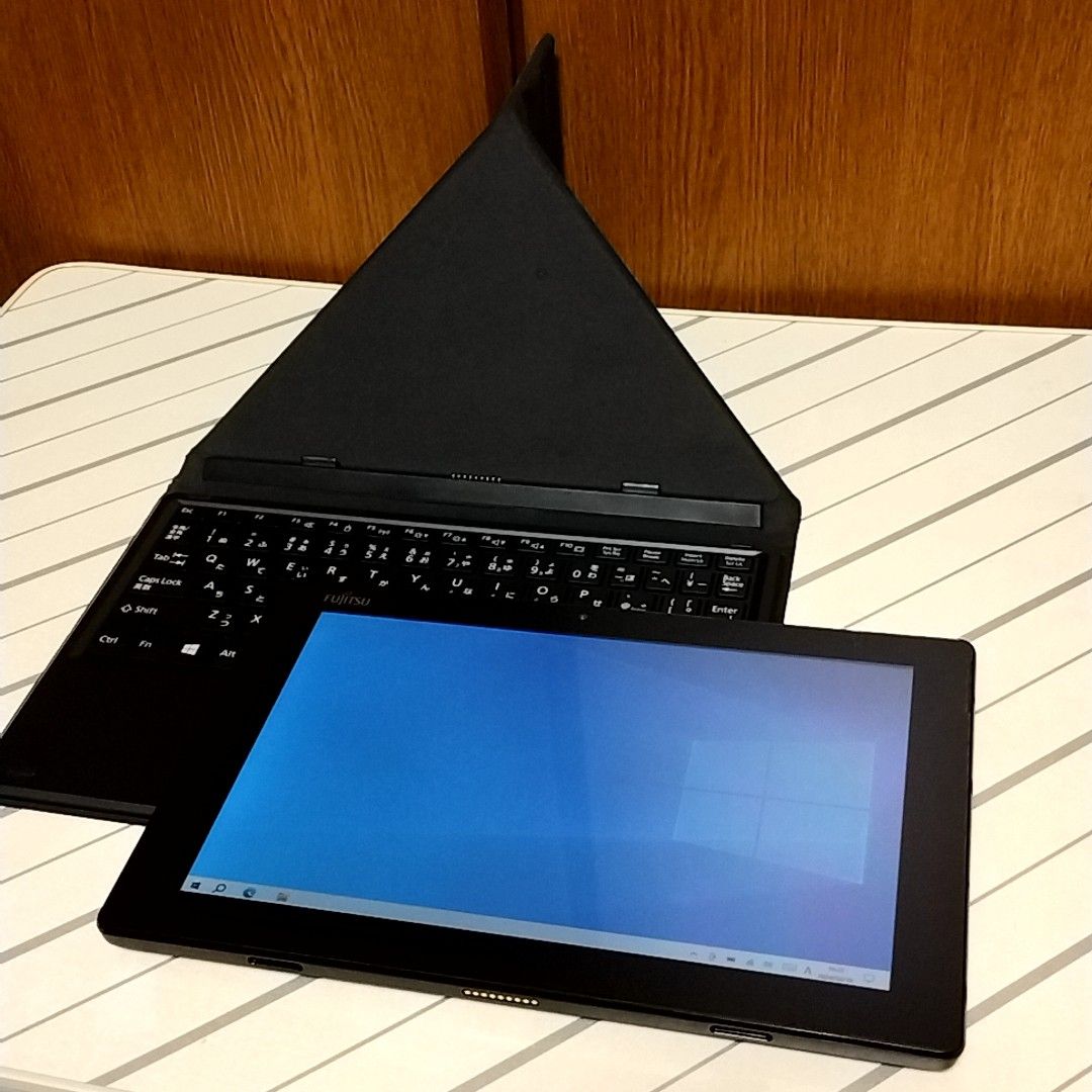 富士通 10.1型 Windowsタブレット arrows Tab QH35/B1 キーボード一体型専用カバー 説明書 箱
