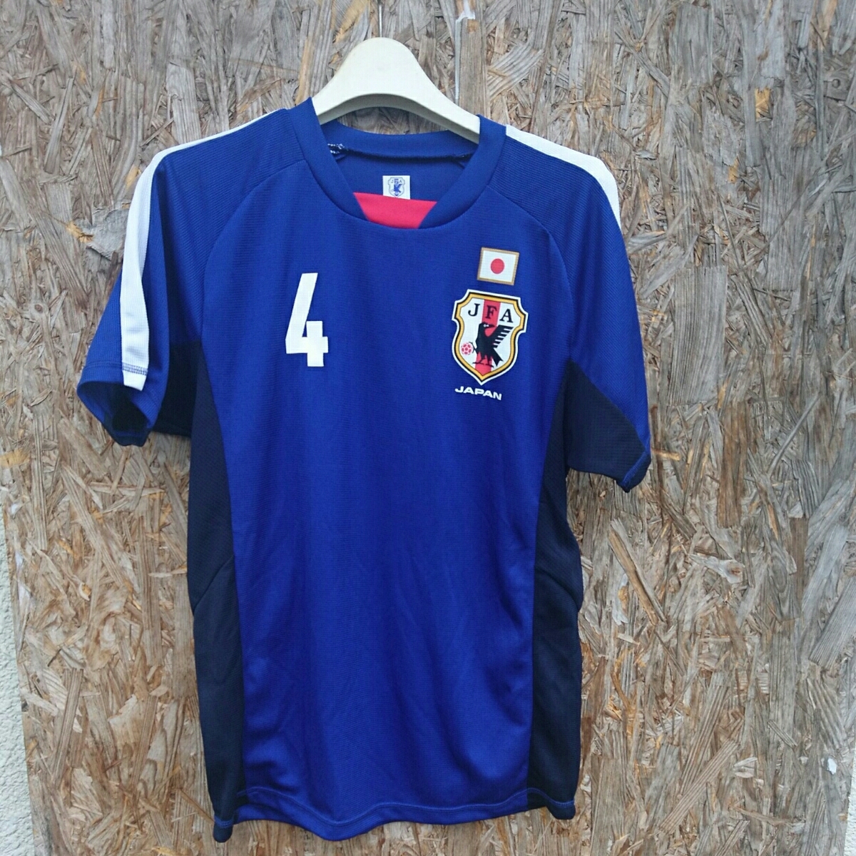 サッカー日本代表 本田圭佑 ユニフォームTシャツ サイズS 背番号4_画像1