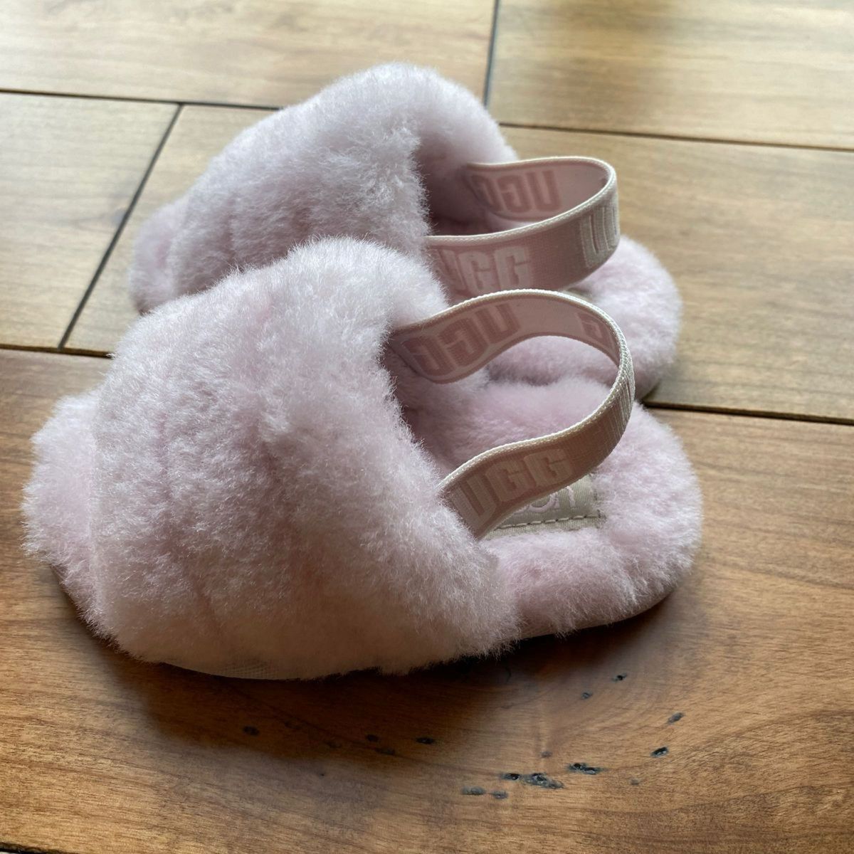 UGG ファーサンダル もこもこ アグ　ピンク　14.5センチ  スリッパ　サンダル　キッズ　ファー