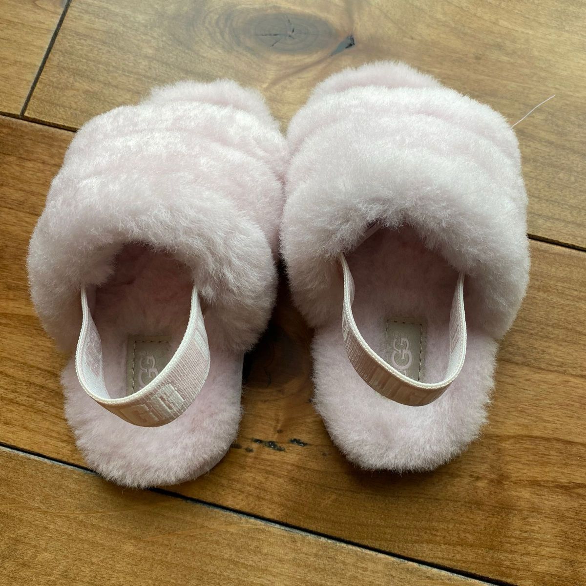UGG ファーサンダル もこもこ アグ ピンク 14 5センチ スリッパ UGG ファーサンダル もこもこ アグ ピンク 14 5センチ スリッパ
