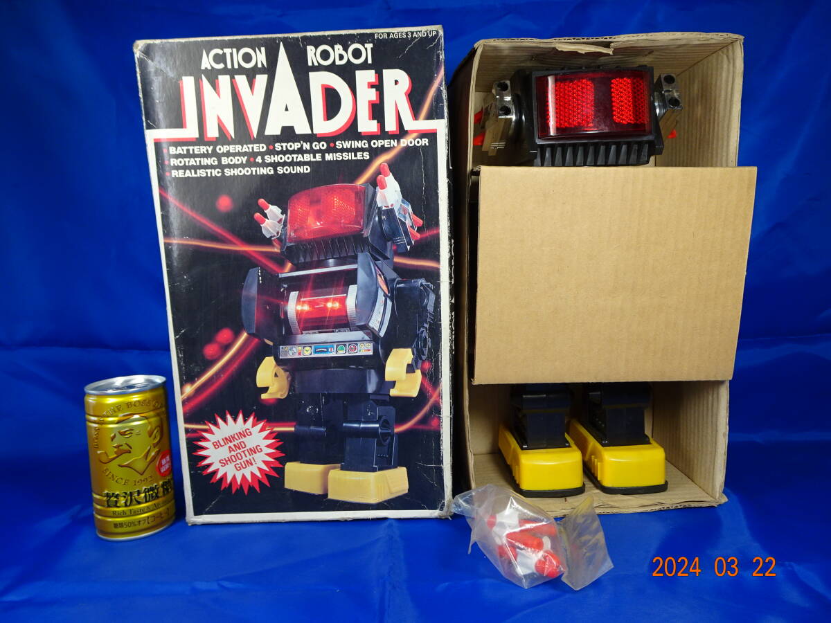 ◎【格安出品！♪】実動したアクションロボット『INVADER』修理出来る方向けです♪♪_実動は確認出来ましたが電池金具欠品で不動