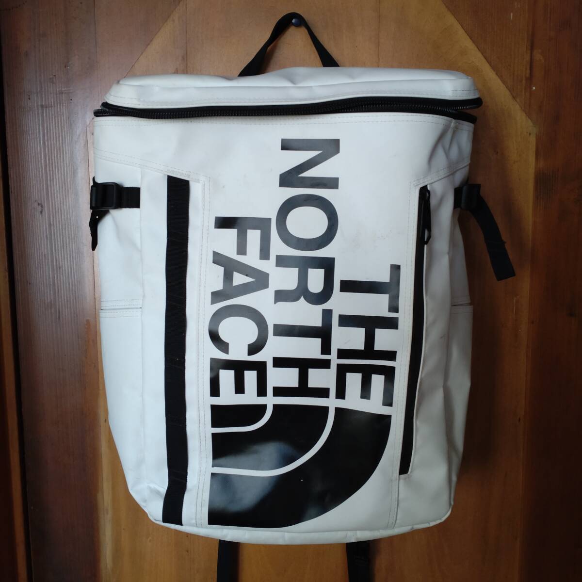 * THE NORTH FACE fuse BOX North Face fuse box rucksack white USED*