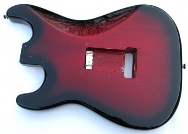 Squier　スクワイアー　ストラトボディ　アンティークバースト　上物　絶版モデル　2011年製Squier by Fender Standard Stratcaster_バックも特に目立つ傷はないです