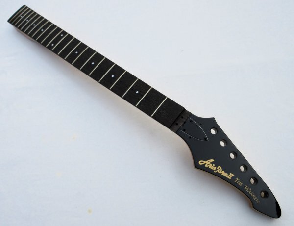 Aria proⅡ アリア THE Warriorネック　つばだしレギュラースケール22F　黒ヘッド　東海楽器製　88年製Aria proⅡ WR-653A_全体的に使用感の少ない上物です。