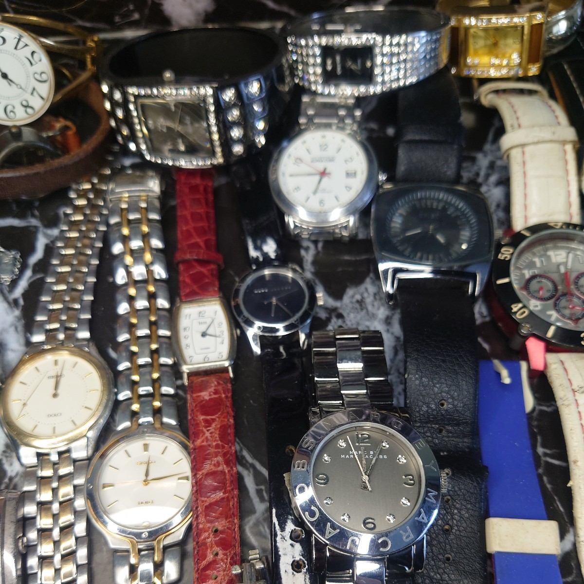 1円スタート 売り切り ブランド腕時計、ノーブランド腕時計各種ジャンクセット SEIKO DOLCE マークバイマークジェイコブス TIMEX ②_画像4