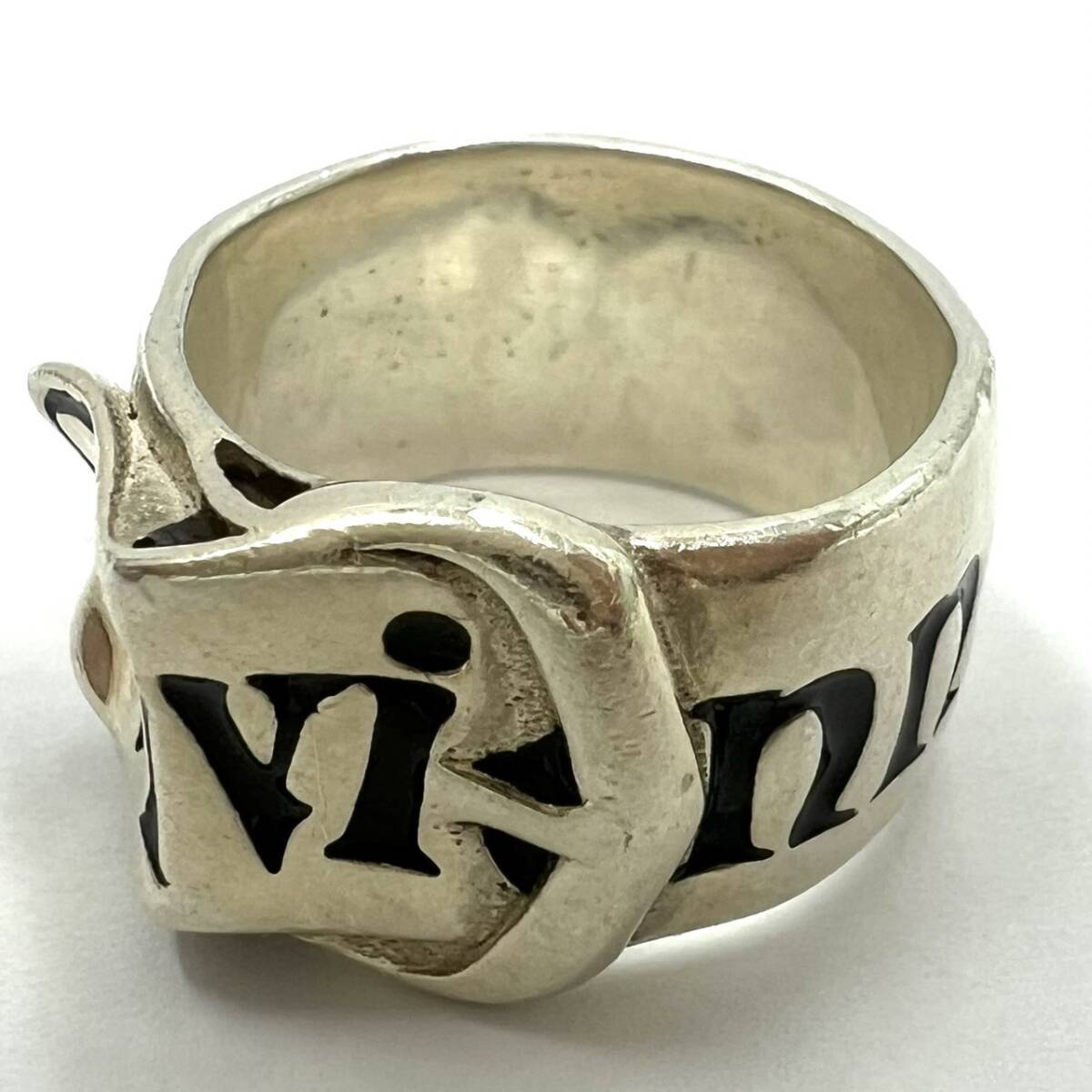 【K】Vivienne Westwood ヴィヴィアンウエストウッド リング アクセサリー 指輪 ベルトデザイン ブランド 箱あり シルバー【1351】の画像2