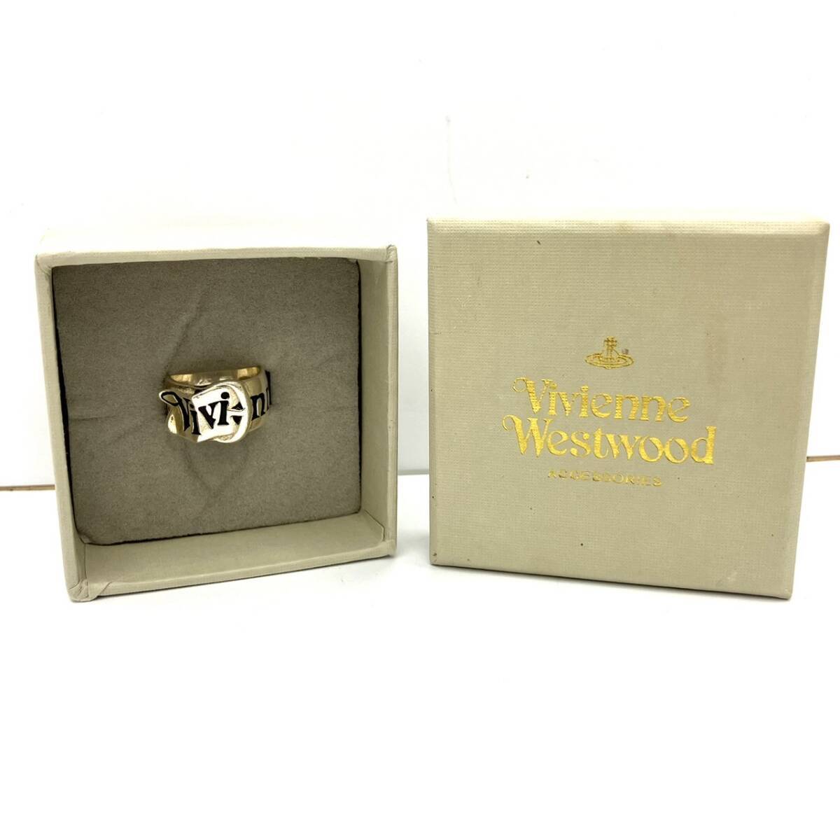 【K】Vivienne Westwood ヴィヴィアンウエストウッド リング アクセサリー 指輪 ベルトデザイン ブランド 箱あり シルバー【1351】の画像1