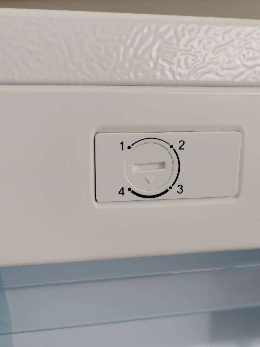 【未使用品】 1円～!! SAMKYO 冷凍庫 ZU60 65L ホワイト 家庭用 小型 冷凍ストッカー コンパクト 耐熱天板 前開き 一人暮らし 送料無料の画像5