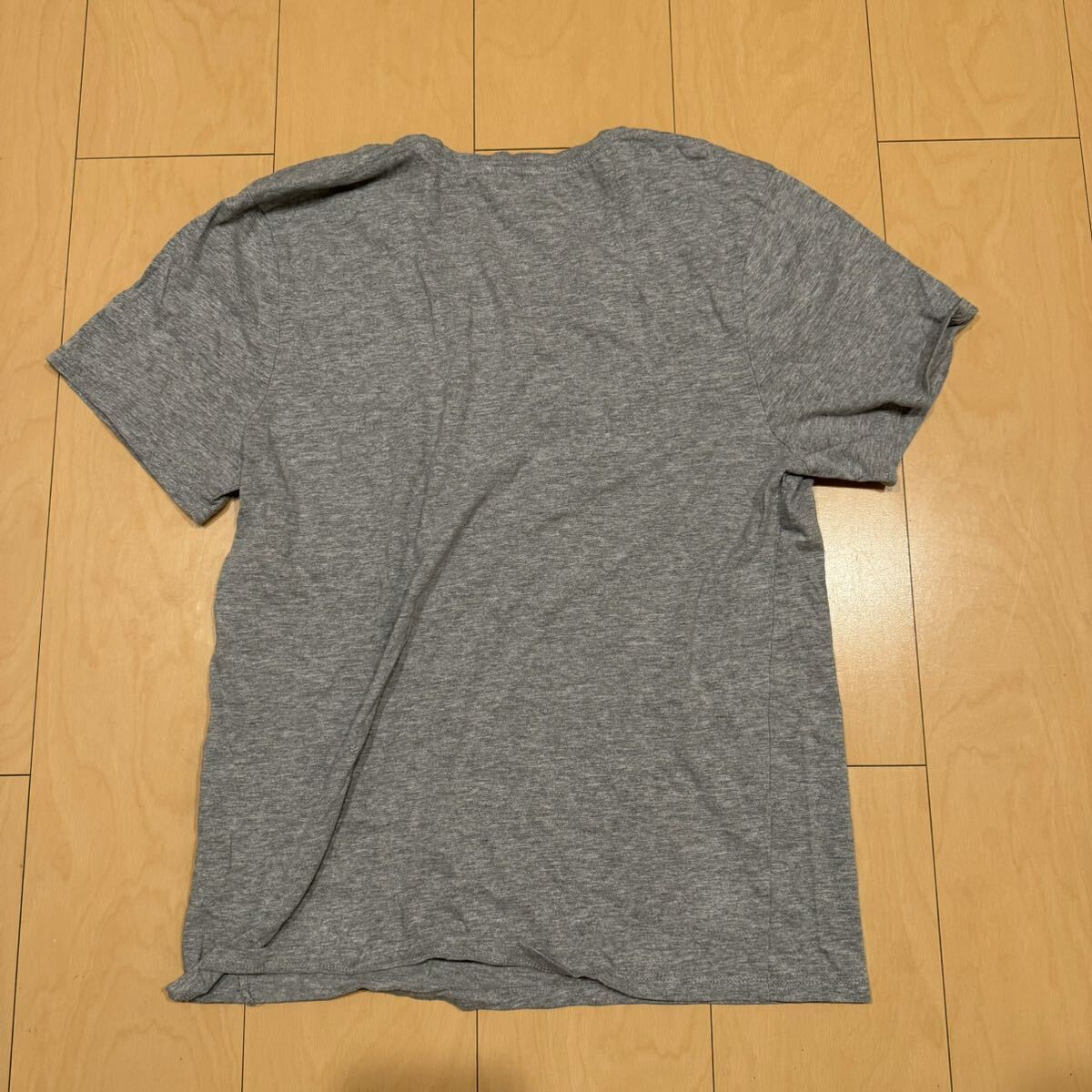 H&M VネックTシャツ グレー サイズM 格安_画像2