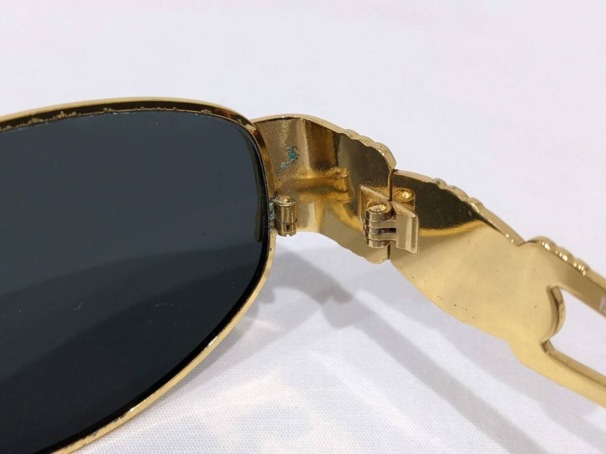 【44889】FENDI フェンディ サングラス SL7039 102N ブラック×ゴールドカラー ケース付き 眼鏡 メガネ 度なし ロゴプレート イタリア製_画像9
