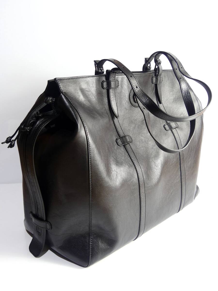 729,000円新品GUCCIグッチ☆迫力のビッグサイズ。GG金具も 729,000円新品GUCCIグッチ☆迫力のビッグサイズ。GG金具も