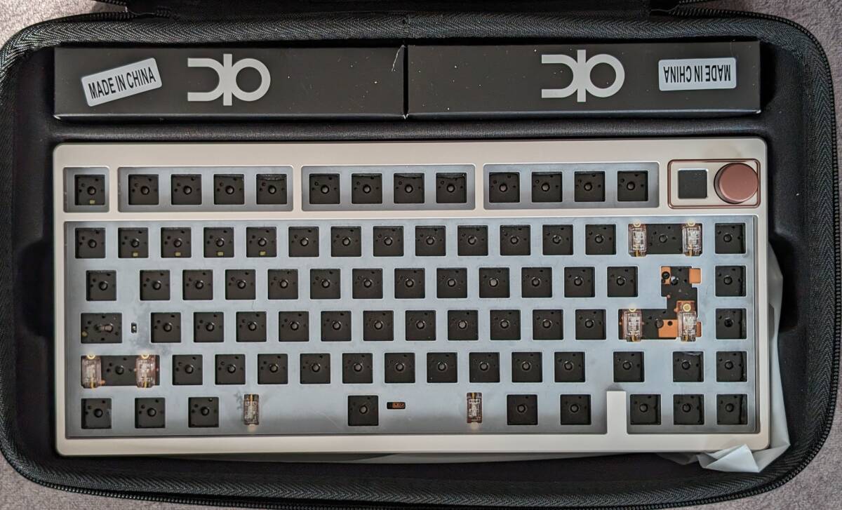 送料込/新品同様Qwertykeys QK75N Custom Mechanical Keyboard 送料込/新品同様Qwertykeys QK75N Custom Mechanical Keyboard