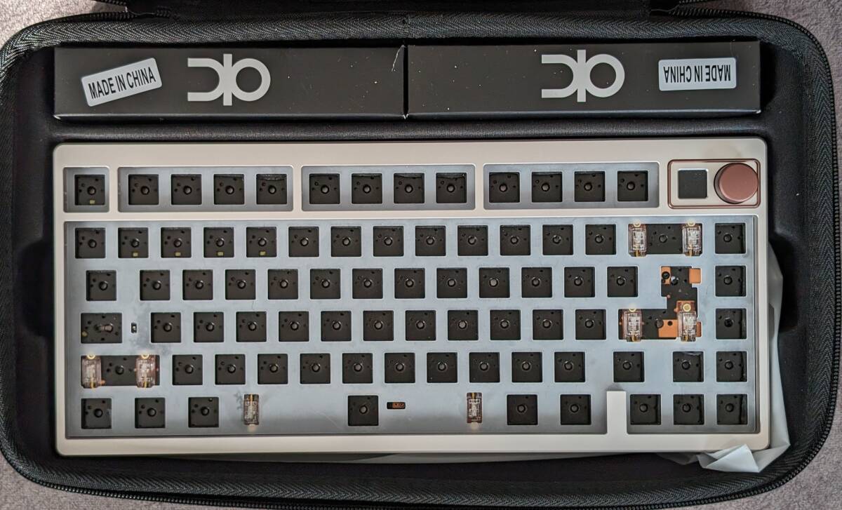 送料込/新品同様 Qwertykeys QK75N Custom Mechanical Keyboardセット メカニカルキーボードCoffee Anodized First Light クワーティーキー_画像1